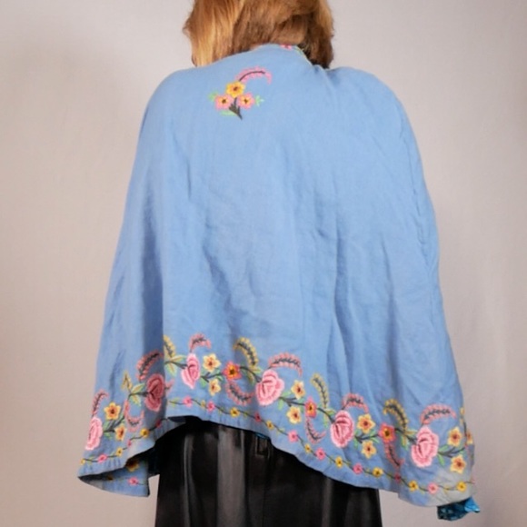 Floral Embroidered Blue Wool Cape Circa 1940s - Picture 7 of 10